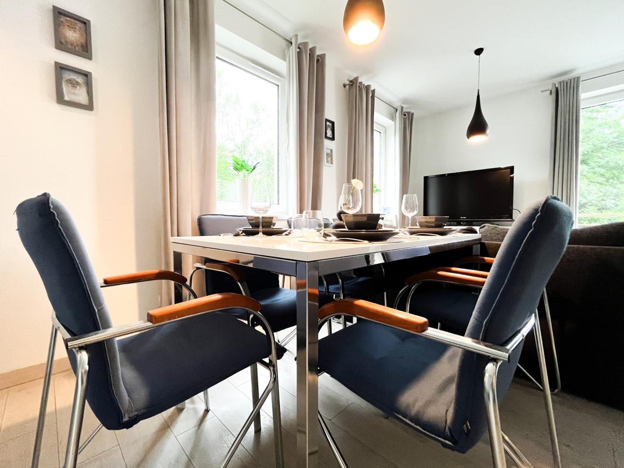 Walk To Park, Modern 2Bd Kitchen! Balcony, Parking Lägenhet Wrocław Exteriör bild