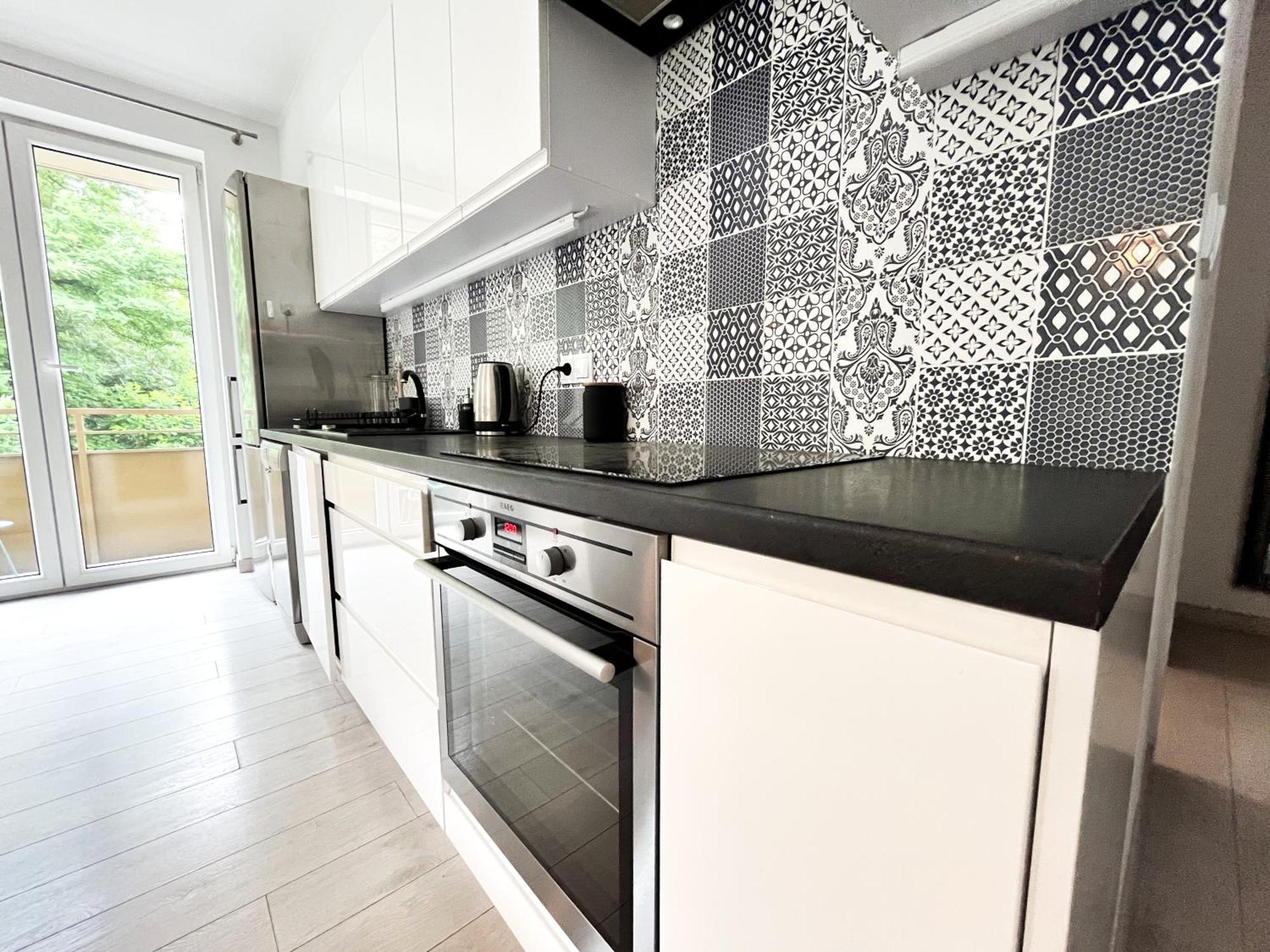 Walk To Park, Modern 2Bd Kitchen! Balcony, Parking Lägenhet Wrocław Exteriör bild
